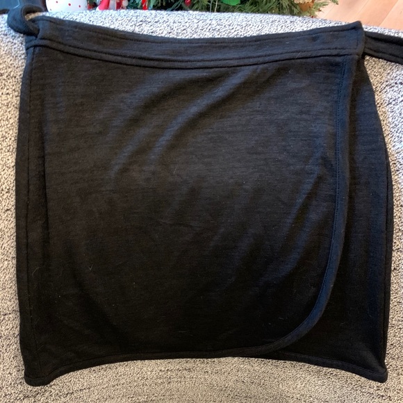 Aritzia Wilfred free wrap skirt - Picture 3 of 5